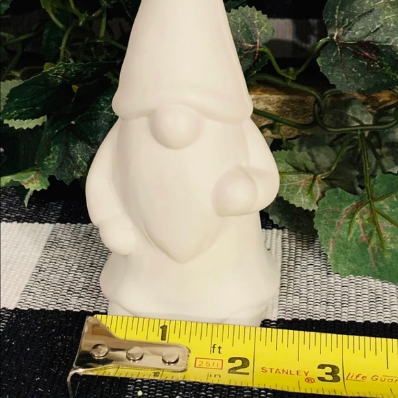 6 Pieces: 3 White Gnomes, 3 Black & White Mini Sign Ornaments - Picture 5 of 8